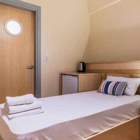 Fontana Luxury Rooms Mytilíni 外观 照片